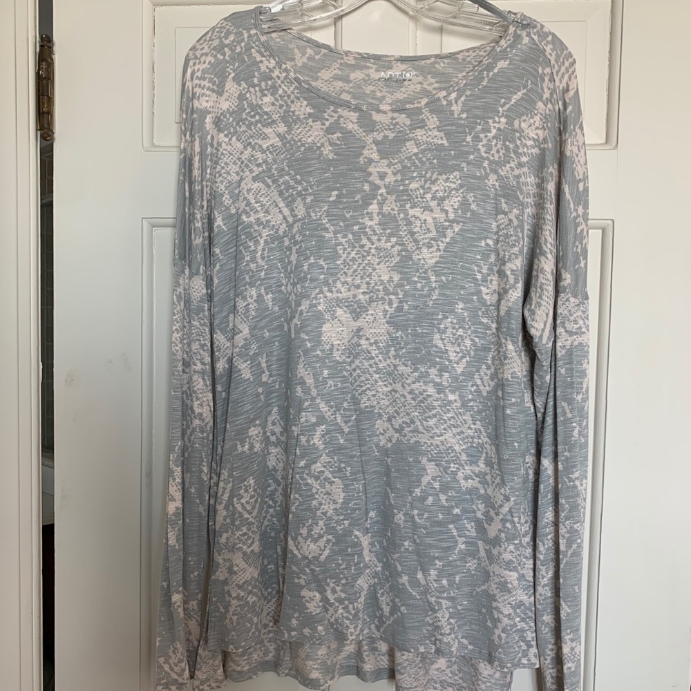 APT.9 long sleeve light weight shirt.